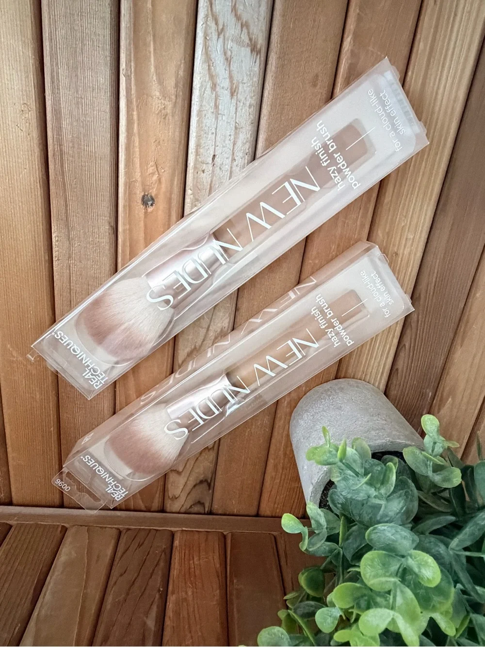 Real Techniques New Nudes Powder Brush - Beige